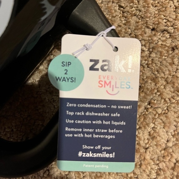 Zak! Jack Skellington NWT 40oz Tumbler. Leak Proof 2 in 1 Lid Sip or Straw. - Picture 4 of 7